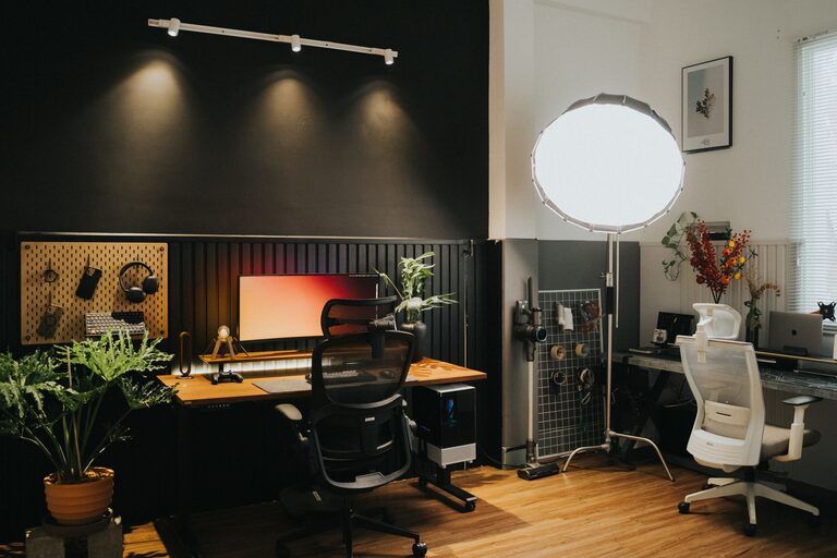 Tips for Creating a Cozy and Organized Home Office Space